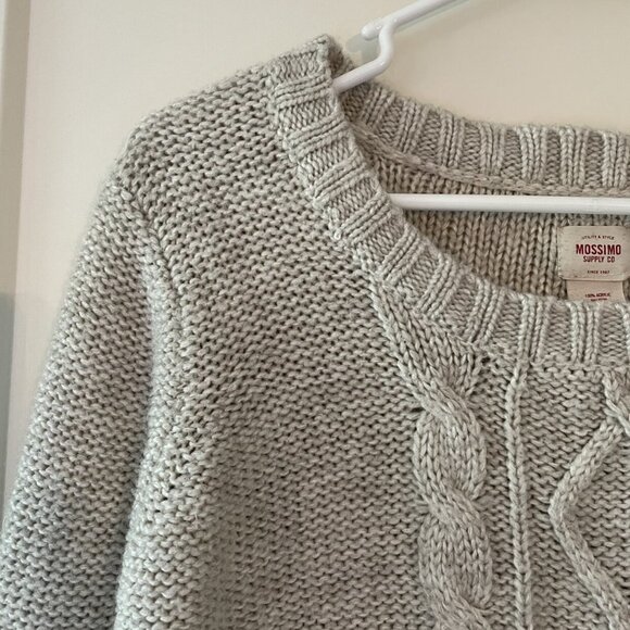 Women’s/ Teen’s Mossimo Knit Sweater Size Large - Picture 2 of 4